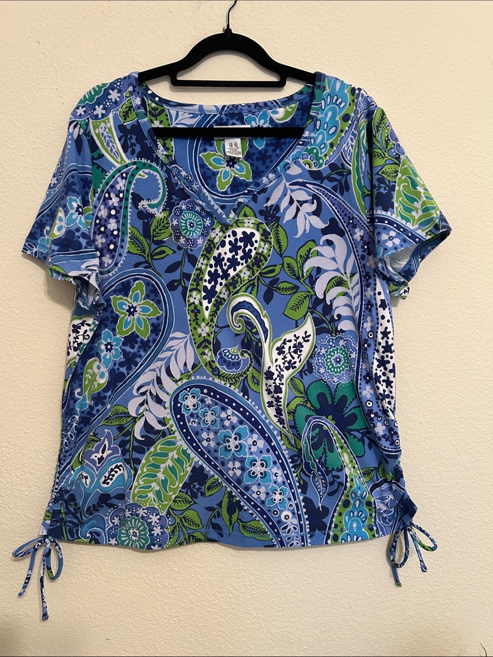 Caribbean Joe Blue & Green Paisley V-Neck Short Sleeve Top